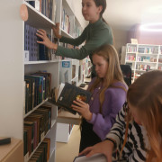 одна из подсказов в книге. В какой?
